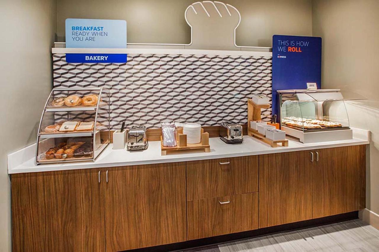 Holiday Inn Express Quantico - Stafford By Ihg Exterior foto